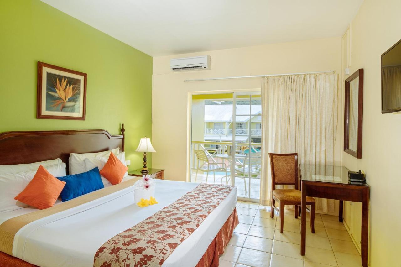 Bay Gardens Hotel Грос Айлет Екстериор снимка