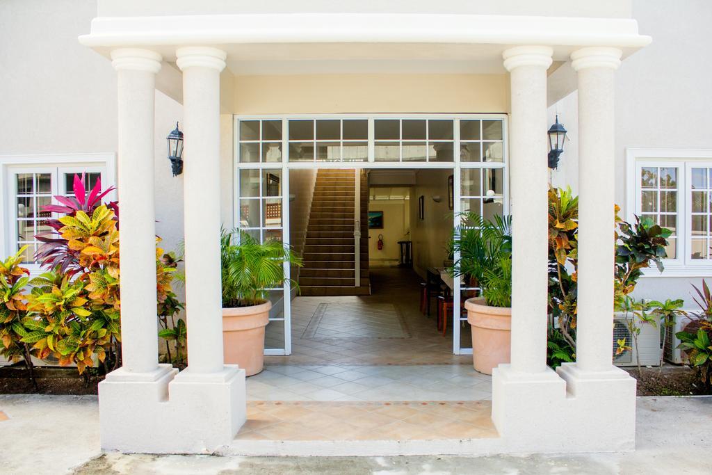 Bay Gardens Hotel Грос Айлет Екстериор снимка