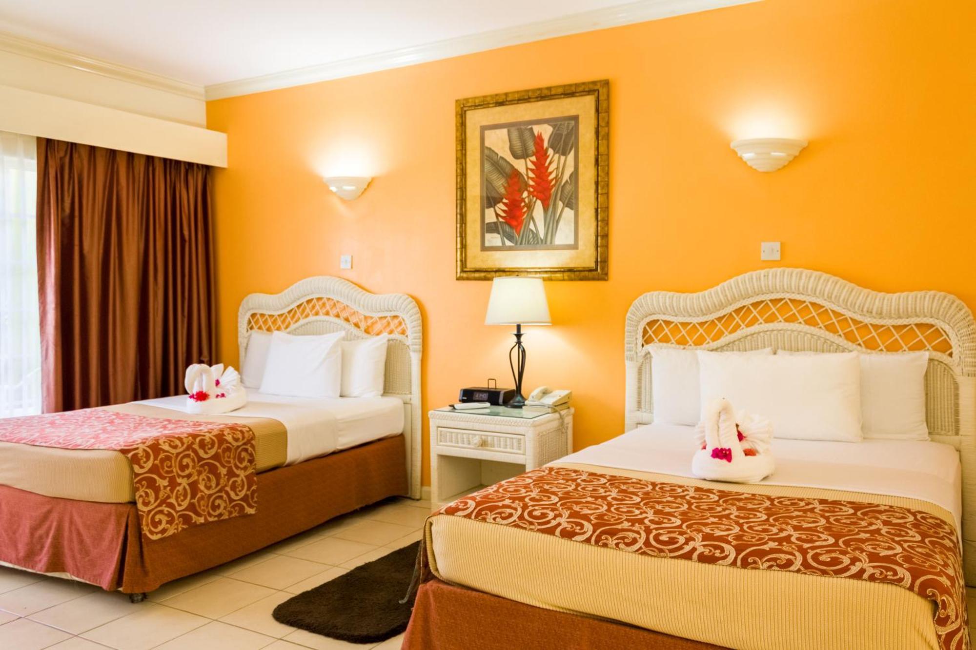 Bay Gardens Hotel Грос Айлет Екстериор снимка