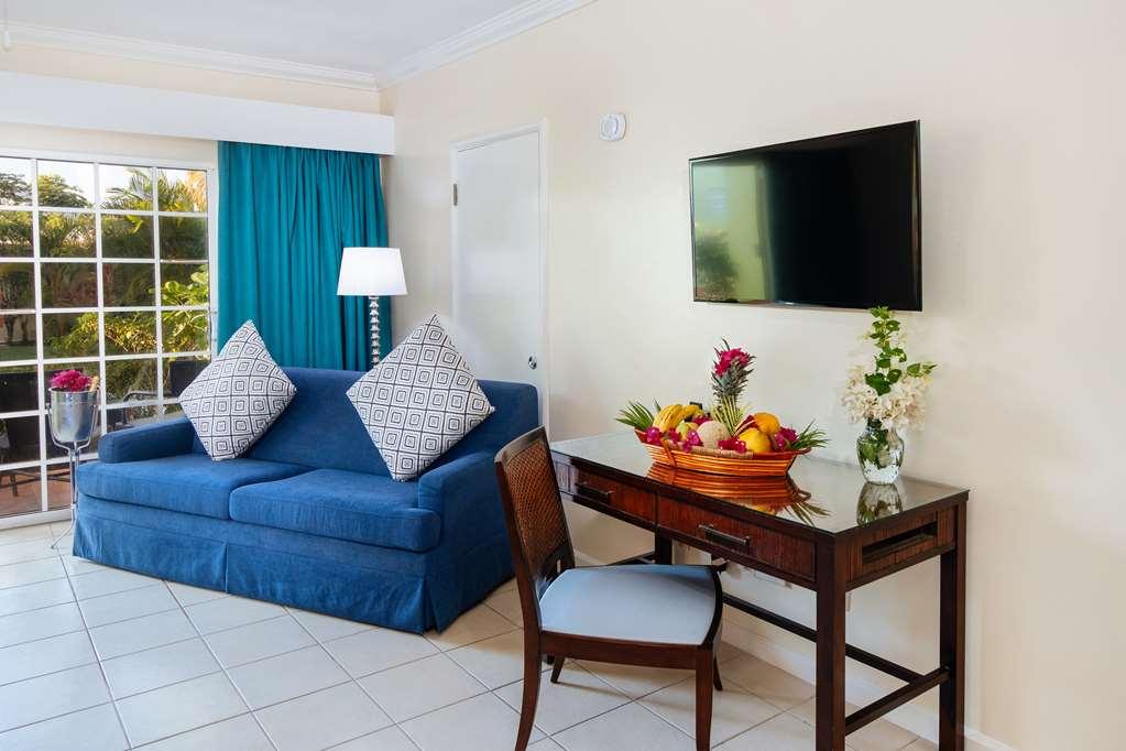 Bay Gardens Hotel Грос Айлет Стая снимка